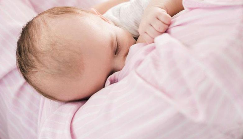 12 فایده شیر مادرحقایقی که ثابت می نماید شیر مادر یک ابَرقدرت است