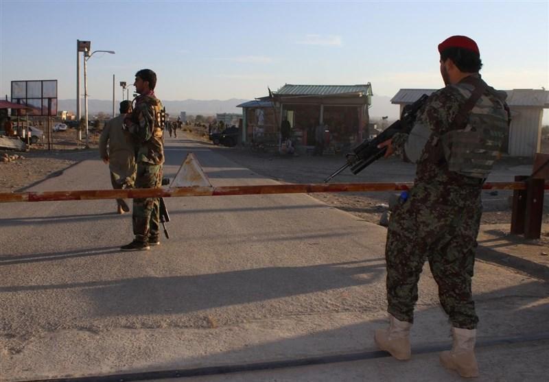 کشته شدن 11 نیروی امنیتی در حمله طالبان به مرکز افغانستان کشته شدن 11 نیروی امنیتی در حمله طالبان به مرکز افغانستان