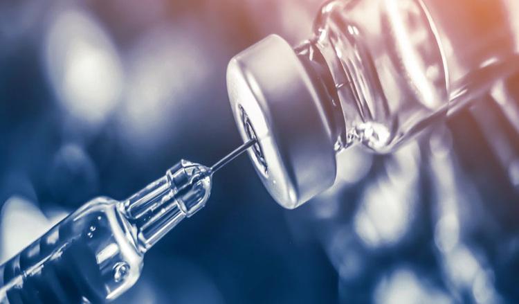 تولید واکسن کرونای دانشگاه آکسفورد تا 3 هفته دیگر؛ تزریق واکسن به 2 نفر