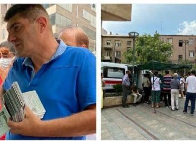 صف مسافران ایرانی در ارمنستان برای واکسن کرونا