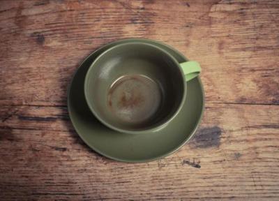 چگونه لکه قهوه و چای روی لیوان از بین ببریم؟