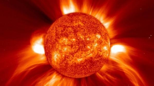 فوران شراره خورشیدی با حجمی 10 برابر زمین؛ چقدر باید نگران باشیم؟